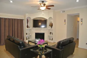 Image of Newly Remodeled Luxurious N Spacious Home. 4BR+2BA\/2Kings+3Queens\/ Clean+Comfy!!
