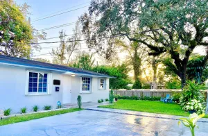 Image of 5 Minutes from Univ Miami renovated home family friendly Free Parking