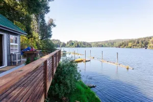 Image of Secluded mini lakefront Cabin on North Tenmile Lake - Boat in only.