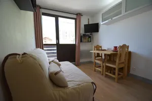 Image of 300m from shops, 5th floor, view parking, balcony, tv, ski locker, 17m², Les Menuires
