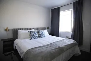 Image of Fillmore Lodge: One King Room with Lowest Rates!