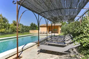Image of Large air-conditioned house with heated swimming pool in quiet Provence