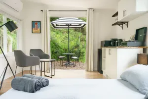 Image of La Cabine | Private studio 5 mins Peninsula Hot Springs, Golf, Beaches, Wineries
