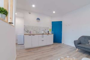 Image of Pearl 1
