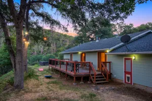 Image of The Retreat@Lakeside Hot Tub\/Views\/Carbon Neutral\/Fast WiFi Near Yosemite!