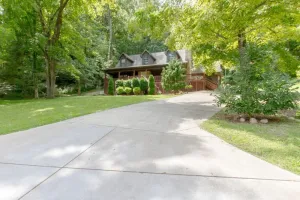 Image of Welcome to peaceful Parkview Hollow, Gated Community 1 mile from lake!