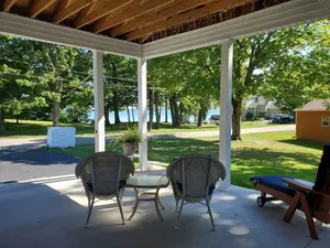Image of WATER VIEW HOUSE CLOSE TO LAKE ERIE