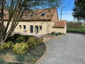 Image of Charming Cottage Near Le Mans with Garden, TV, and Parking