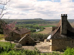 Image of Périgord Noir, near Sarlat, house in a park, view over the Dordogne