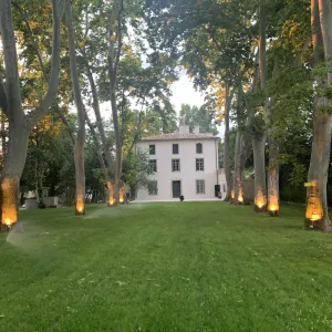 Image of Exceptional building on 1 ha of private land