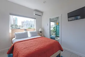 Image of Cozy Apartment Steps to the sea - 2 bd - 2 Bathrooms - No stairs