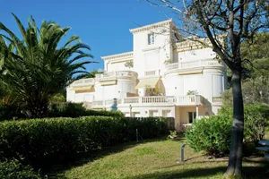 Image of Apartment in villa with pool and beach access