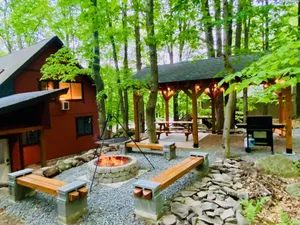 Image of Hideout Home With 2 Minutes To Pool\/ Beach and Ski Lift