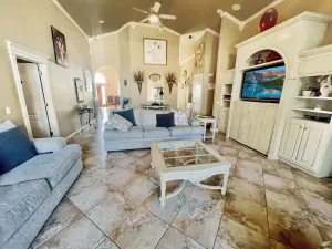 Image of Casa Oasis Extra Large home. Centrally located.