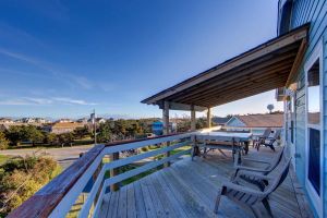 Image of Mill Creek Surf Chalet w\/ hot tub