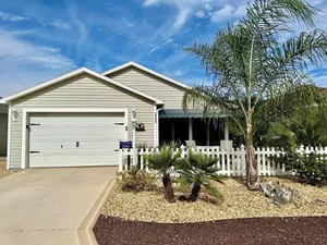 Image of 2\/2 in The Village of Buttonwood