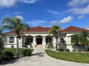 Image of Luxury Villa on Canal