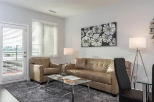 Image of Modern Kitchen & In-unit Laundry | Free WiFi | Near FB