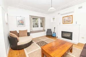 Image of Bathurst CBD Central - Entire House minutes to Mt Panorama