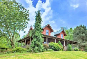 Image of Glade Mountain Top Retreat by Carolina Mornings | Grill, Hot Tub♨️+Biltmore Pass