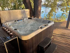 Image of NEWLY REMODELED HOME ON CEDAR LAKE WITH 8-PERSON HOT TUB THAT IS OPEN YEAR-ROUND