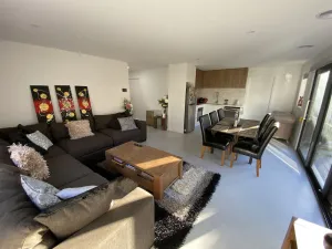 Image of Beautiful New Holiday Place 5 Mins To Beach With Kitchen And Office Nook