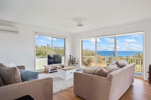 Image of Rennies Beach Escape