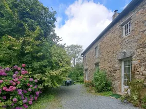 Image of Charming stone house with private garden, pets allowed