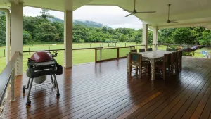 Image of Cairns Homestead REDLYNCH pet and family friendly
