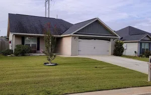 Image of NEW LISTING - GREAT LOCATION! 3Br\/2Ba