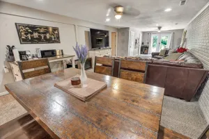 Image of Moon River Smart-Suite near Interstate 44 and Airport