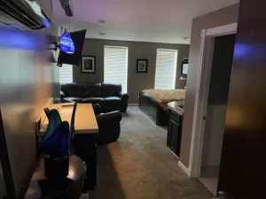 Image of ROOM 2 King Guestroom
