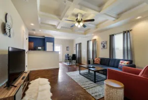 Image of 20% OFF Updated 3BR 2.5BTH Townhome - Pet-friendly - Fast WiFi-Driveaway Parking
