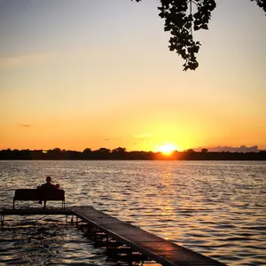 Image of NOW BOOKING SPRING & SUMMER!  Charming & modern lakefront home! Sleeps 8+!