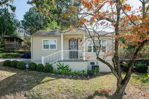 Image of Cozy North Shore Cottage - GREAT location, Pet friendly!