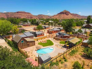 Image of Swim & Stargaze in Kanab! Timber + Tin H 2BR 2BA, Resort Pool & Hot Tub