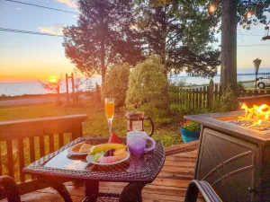 Image of Sunrise Waterfront Potomac Beach Haus near Two Beaches