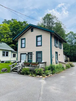 Image of Stay near Mirror Lake, enjoy our cozy 2-bedroom cottage