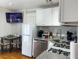 Image of The heart Cambridge\/Boston Studio private yard free permit  parking 1#