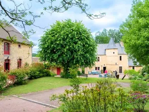Image of Charming Countryside Cottage with River Views, Near Historic Manor House