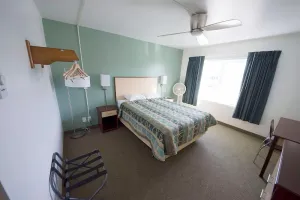 Image of 2 GIG Internet Backed WiFi Rewak Studios Near Airport and University!