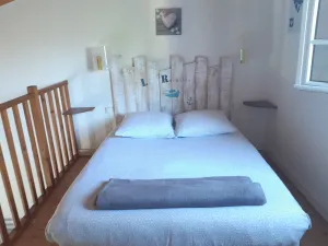 Image of La Rochelle nearby for this quiet house and garden