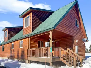 Image of Island Park Cabin - 6 Bed 3 Bath - HOT TUB - Pool Table - 20 Min to Yellowstone