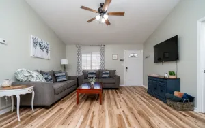 Image of AMAZING for Large Groups or Crews- 7 beds\/ 4 bedrooms