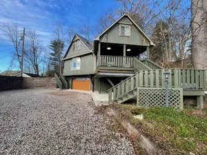 Image of Luxury Cottage in Nelsonville, close to Train, Opera House, near Hocking Hills