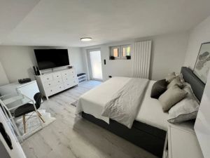 Image of 2 room apartment, comfortable, king size bed, TV
