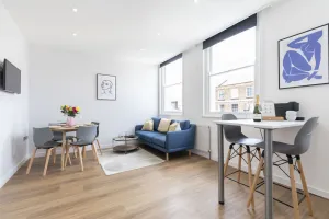 Image of Beautifully presented newly renovated city-centre apartment in Cheltenham