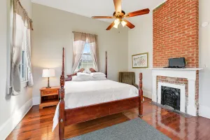 Image of 4 bedroom with Swimming Pool,  NEAR FRENCH QUARTER-