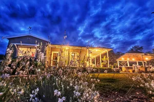 Image of SOULFarm Awd-Winning 100yo Xdairy Stylish & Pets OK