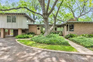 Image of New!!! Luxury Riverfront Oasis with Gorgeous Oaks and Ping Pong Table!